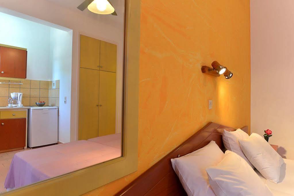 Vlachos Apartments Сидари Екстериор снимка