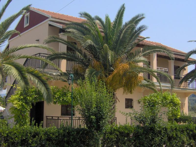 Vlachos Apartments Сидари Екстериор снимка